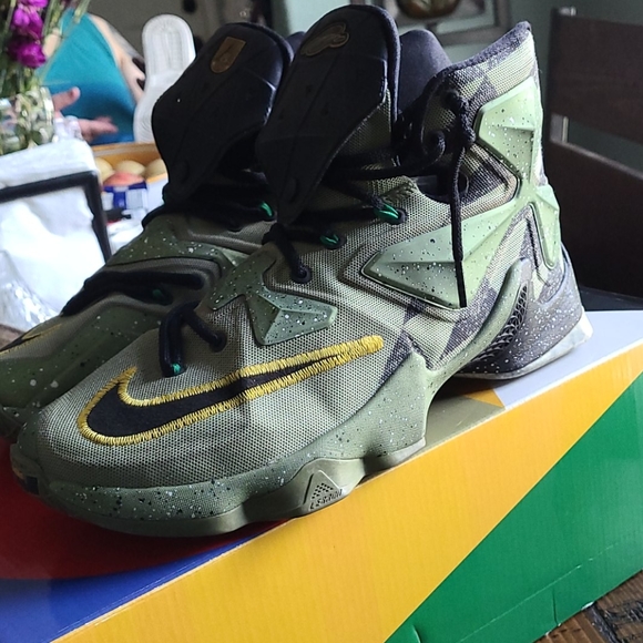 Nike LeBron XIII AS - Picture 6 of 8